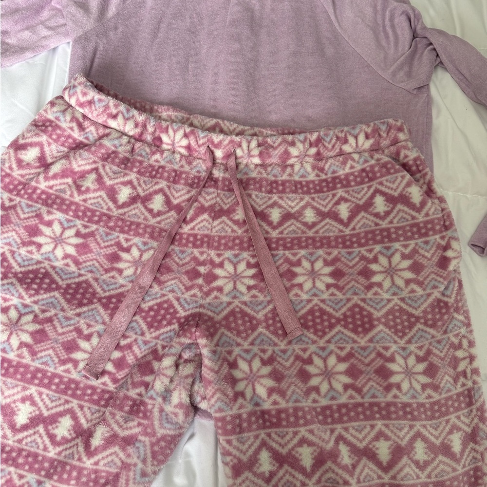 Cozy Pink Fleece Pajama Set - Soft Patterned Pants & Solid Top - Picture 3 of 4